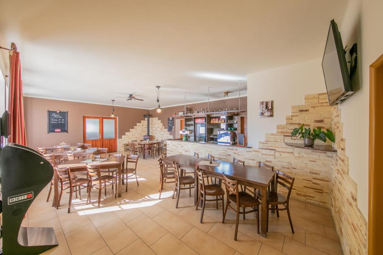 Hotel Na Rybnicku Bohutin Esterno foto